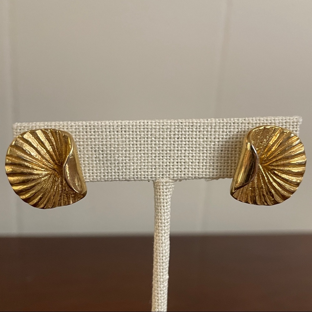 Gold tone earrings. Vintage Gay Boyer.